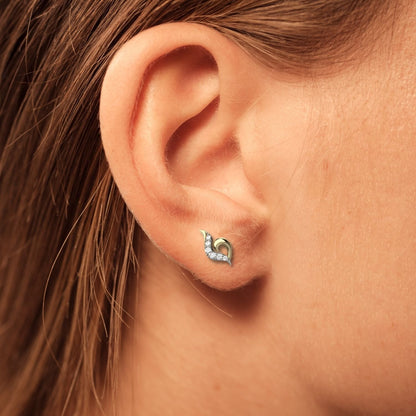 Avarta Jewellery 18k Gold &amp; Certified Diamond Studs Earring For Girls &amp; Women