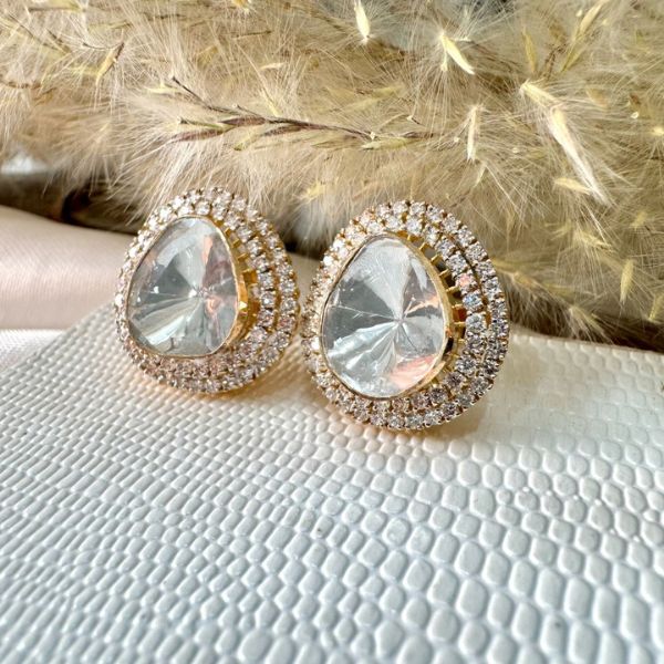 Avarta Gold Kundan Polki Stud Earring with Lab Diamonds