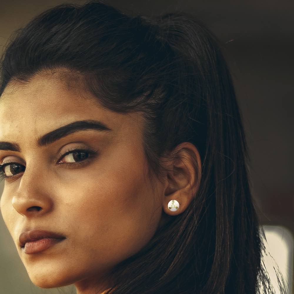 Avarta Jewellery 18K BIS Hallmarked Gold Diamond Pearl Studs Earrings For Girls &amp; Women Secondary image