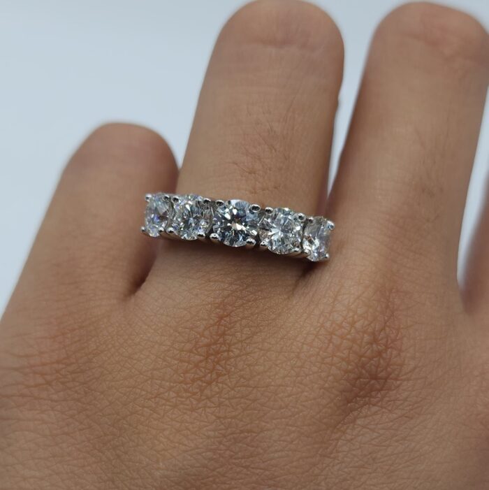 Avarta Jewellery 18k Gold Five Star Lab Grown Diamond Ring - Image 2