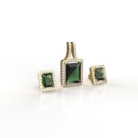Avarta 18K Gold Certified Diamond Emerald Pendant Set